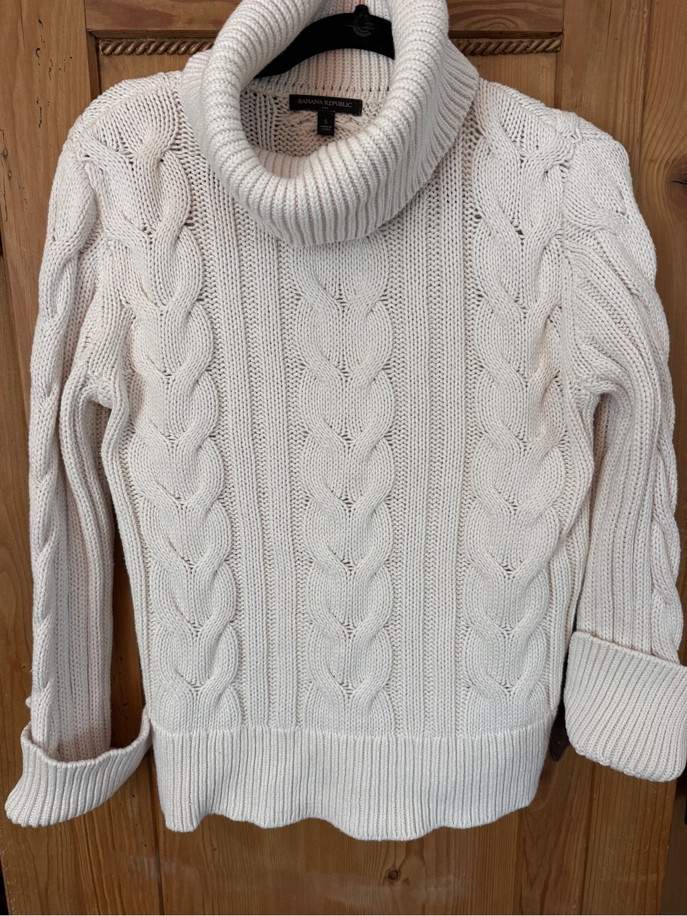 Amazing Banana Republic Cream Cable-Knit Turtleneck Sweater